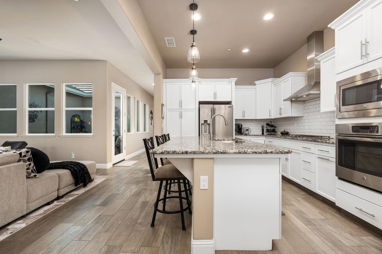 2237 Donner Ave, Clovis, CA 93611