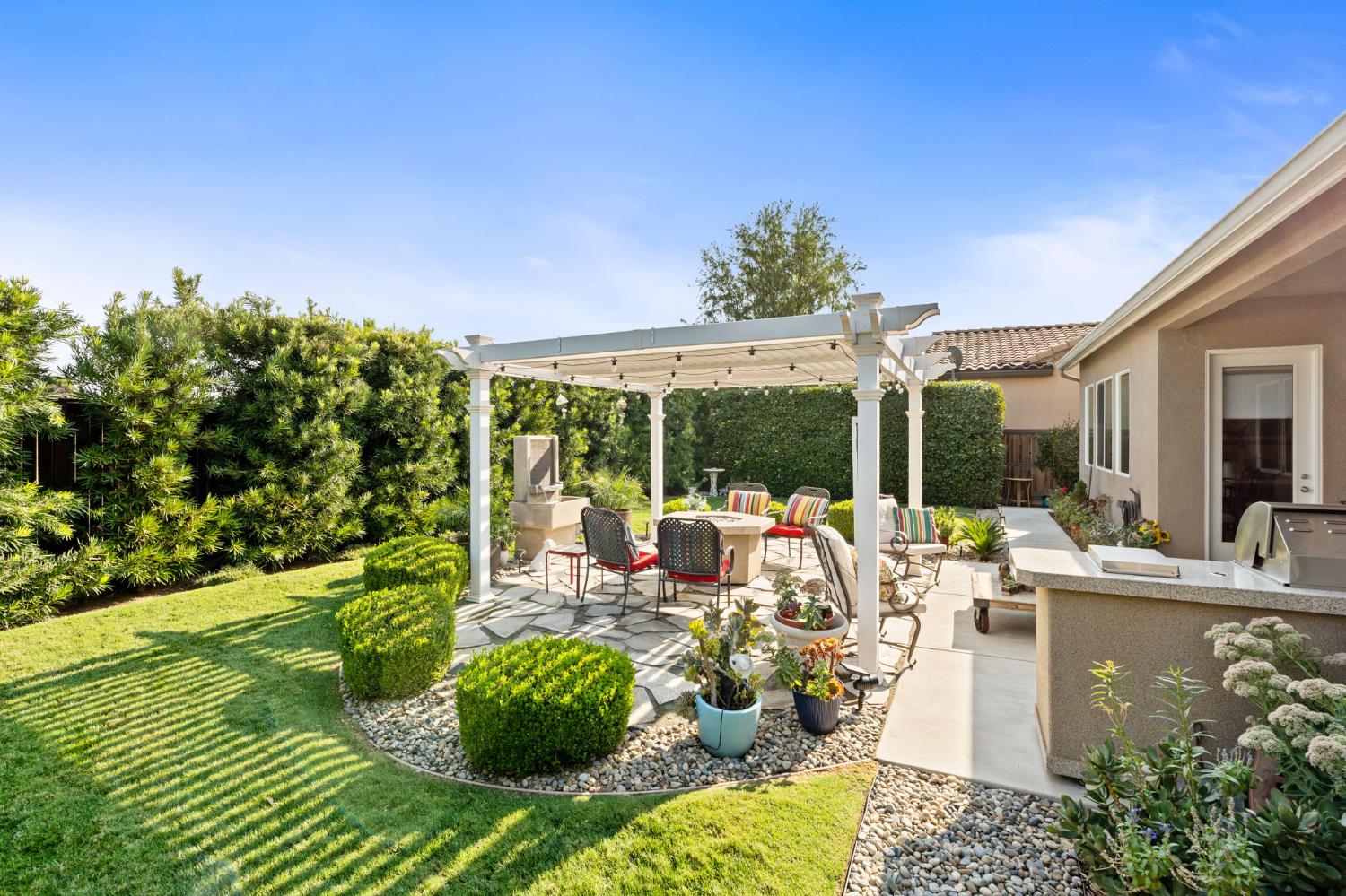 2237 Donner Ave, Clovis, CA 93611