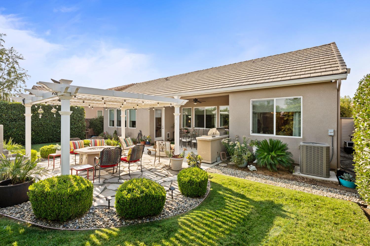 2237 Donner Ave, Clovis, CA 93611