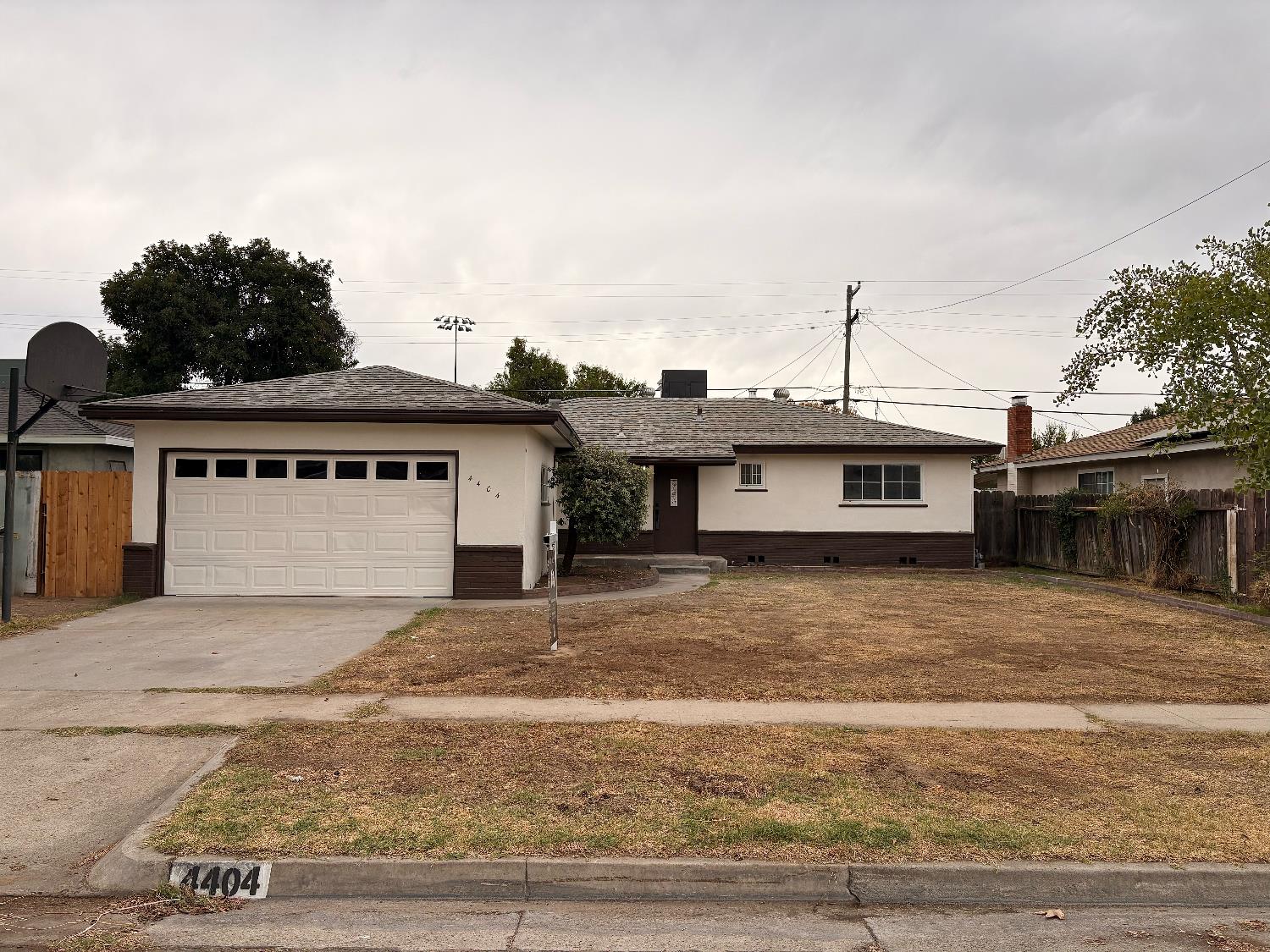 4404 Buckingham Way, Fresno, CA 93726