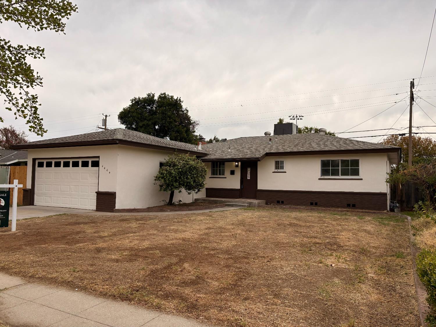 4404 Buckingham Way, Fresno, CA 93726