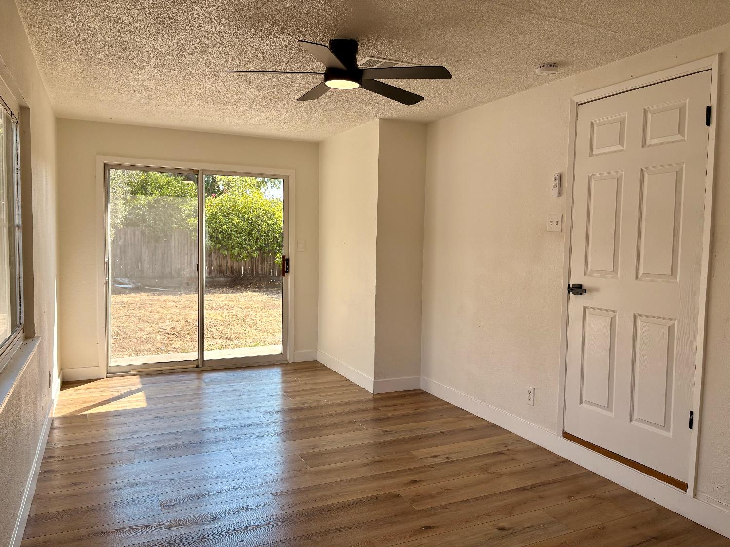 4404 Buckingham Way, Fresno, CA 93726
