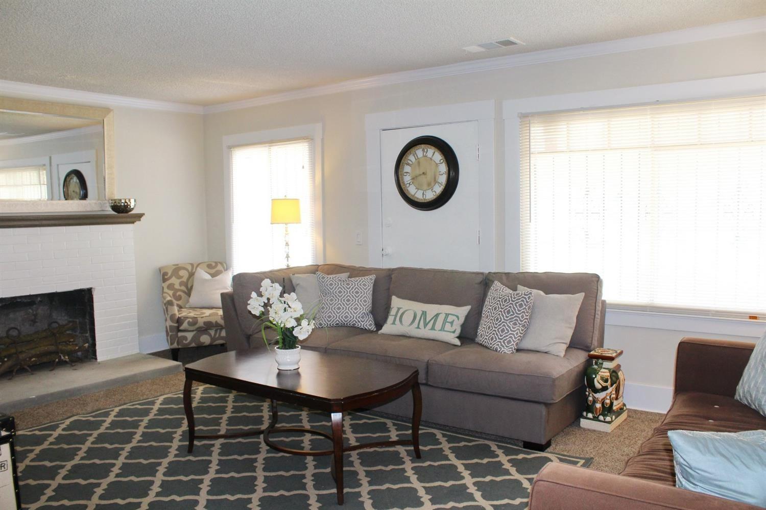 630 E Dudley Ave, Fresno, CA 93728