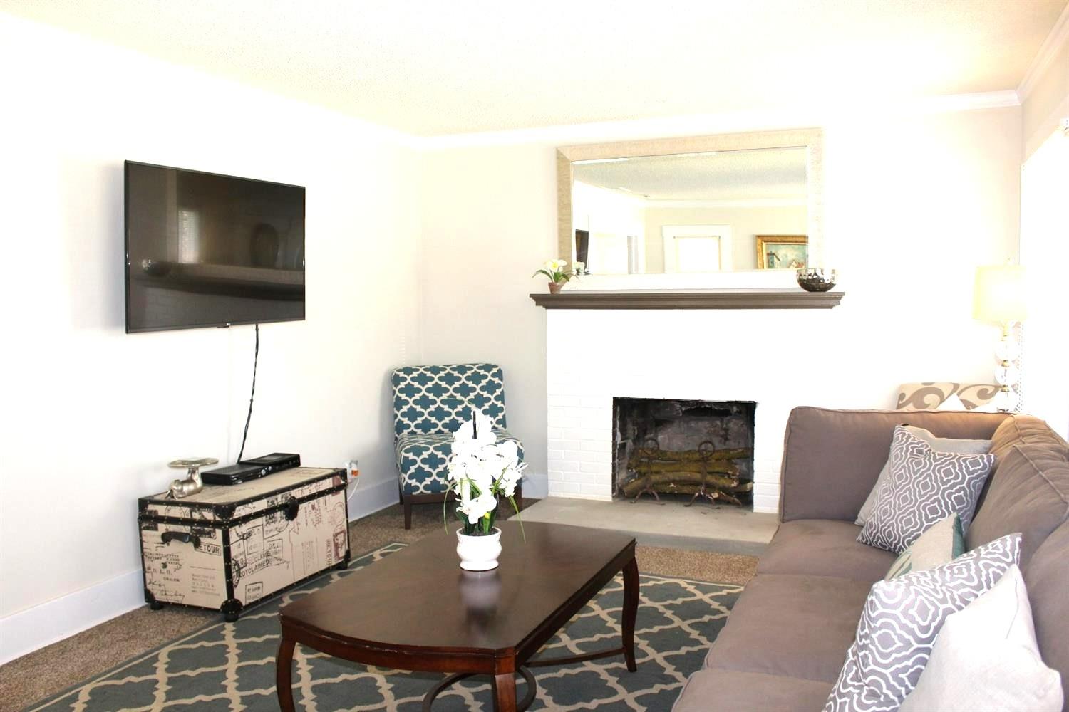 630 E Dudley Ave, Fresno, CA 93728