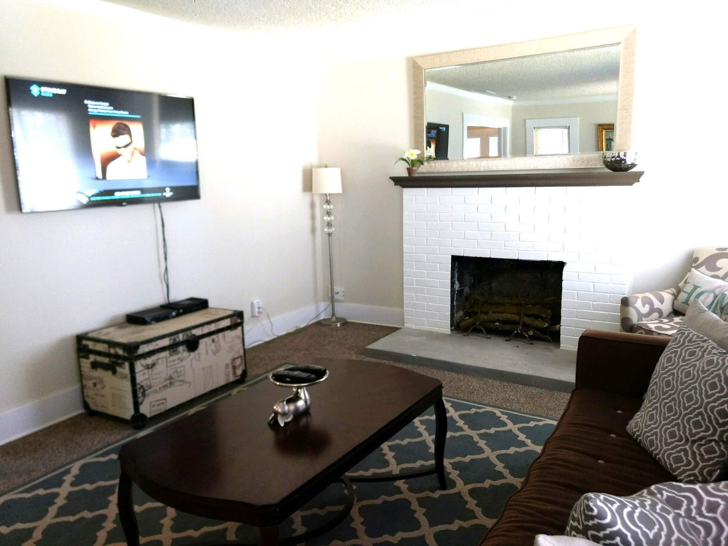 630 E Dudley Ave, Fresno, CA 93728