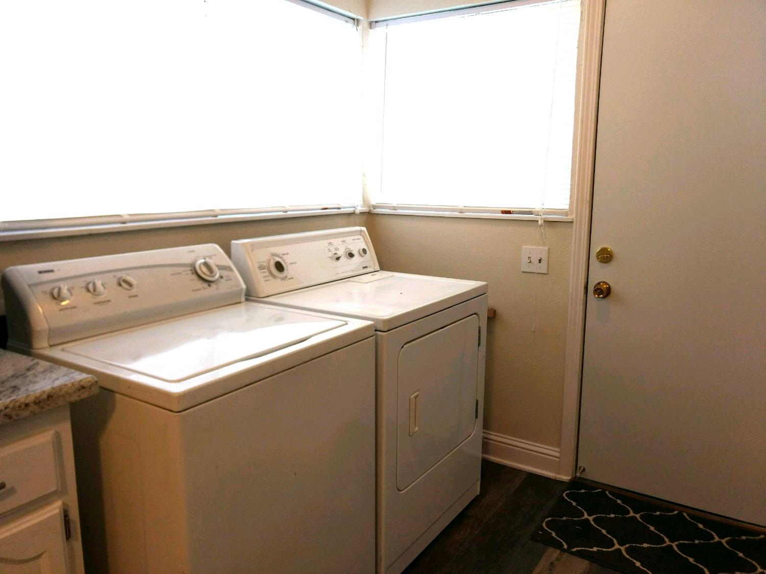 630 E Dudley Ave, Fresno, CA 93728