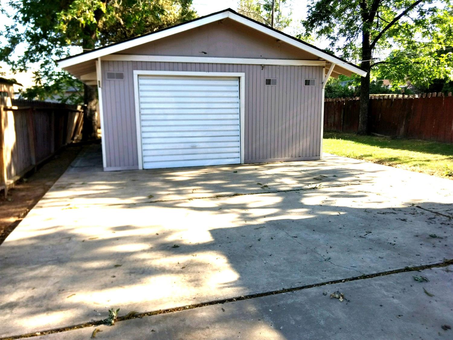 630 E Dudley Ave, Fresno, CA 93728