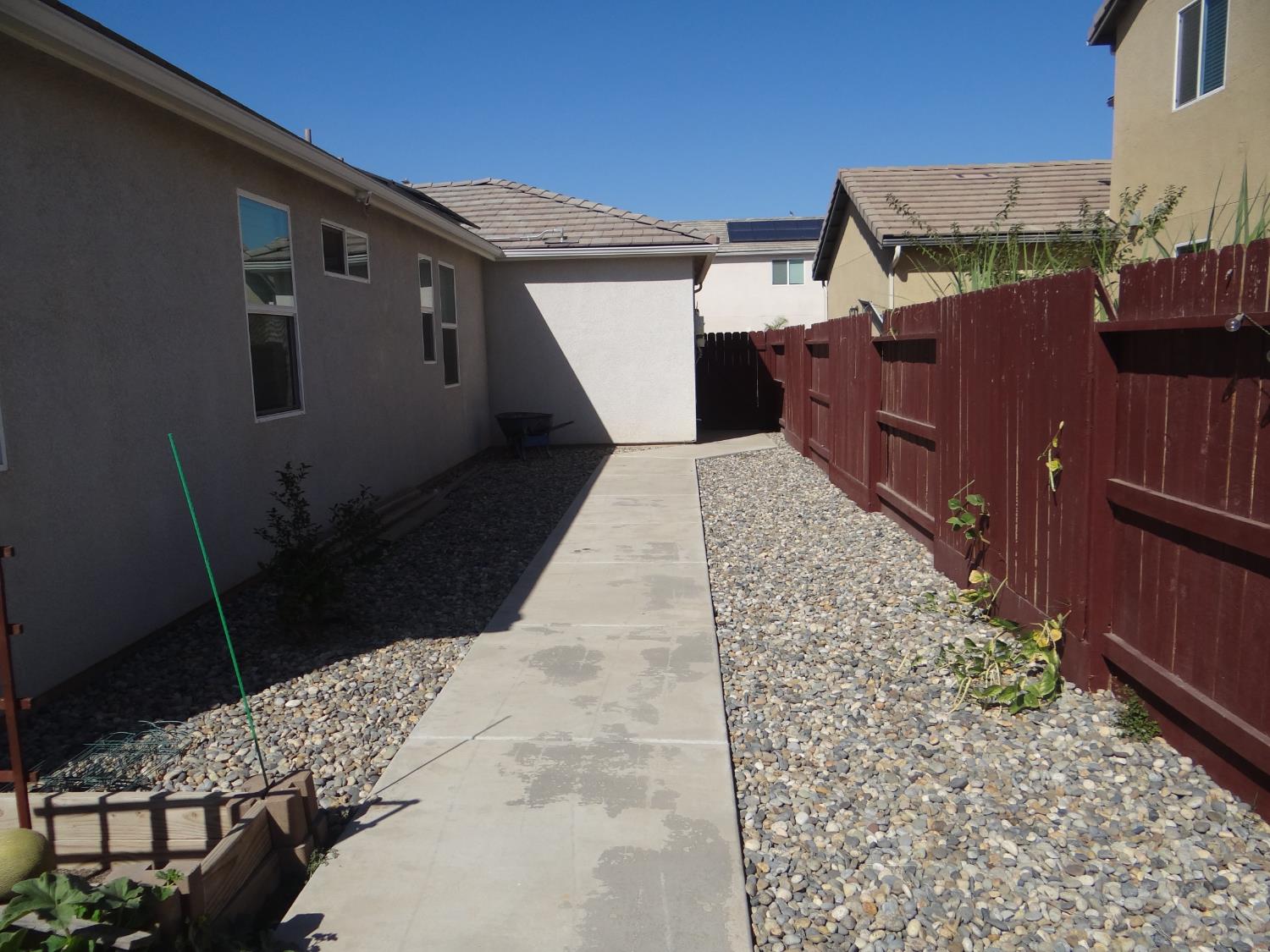 6445 W Pico Ave, Fresno, CA 93723