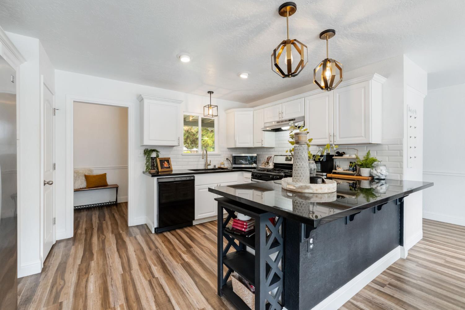 1665 W Barstow Ave, Fresno, CA 93711