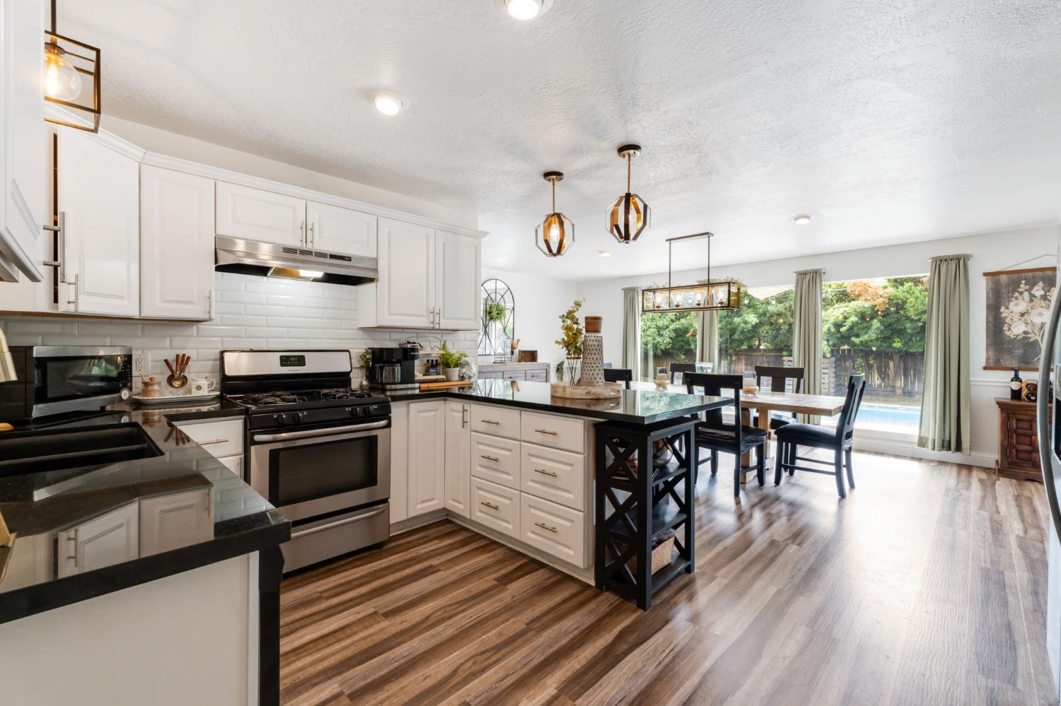 1665 W Barstow Ave, Fresno, CA 93711