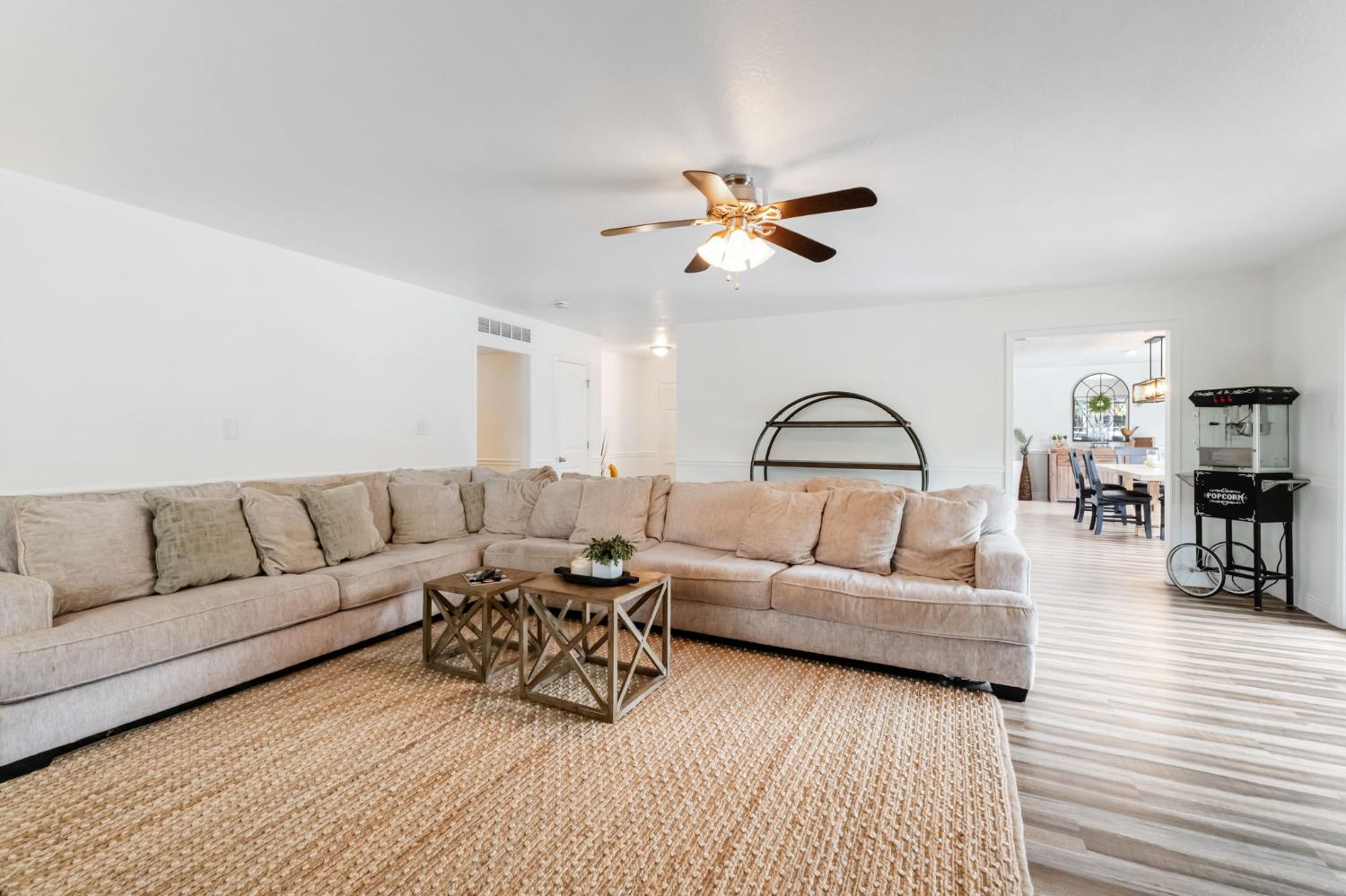 1665 W Barstow Ave, Fresno, CA 93711