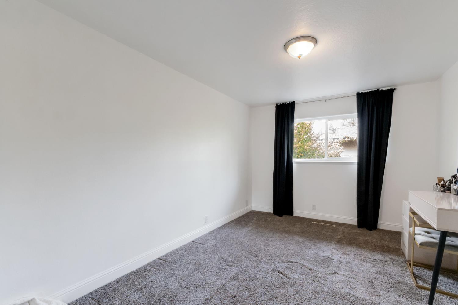 1665 W Barstow Ave, Fresno, CA 93711