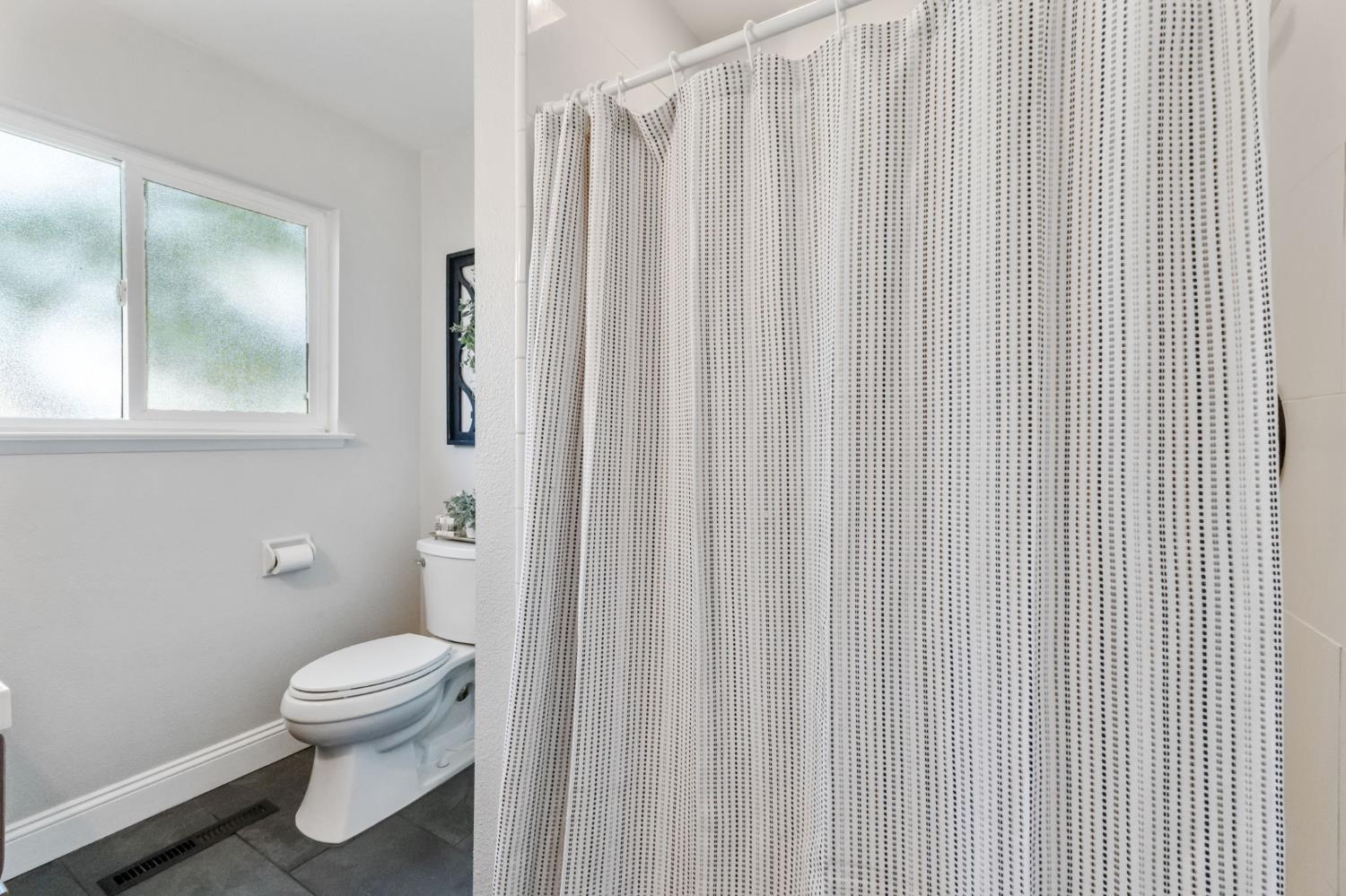 1665 W Barstow Ave, Fresno, CA 93711