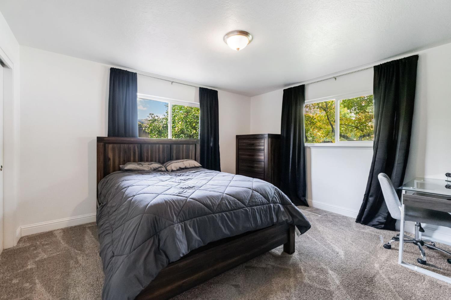 1665 W Barstow Ave, Fresno, CA 93711