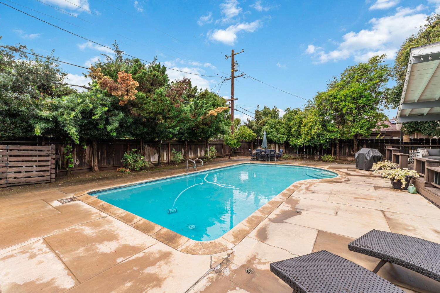 1665 W Barstow Ave, Fresno, CA 93711