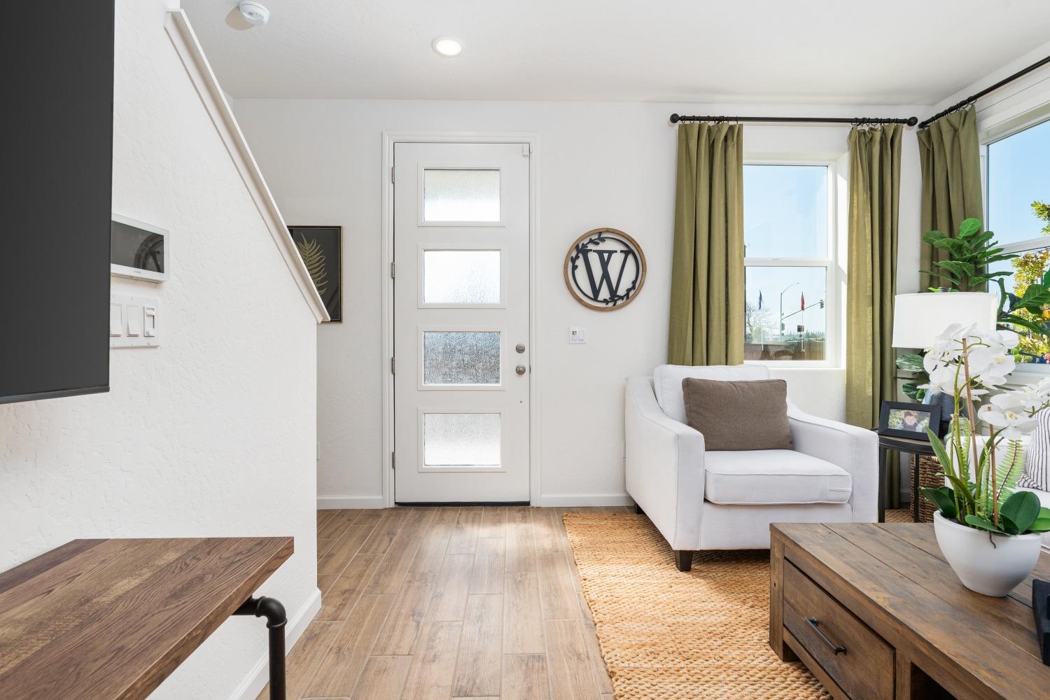 6544 E Blushing Dr, Fresno, CA 93727