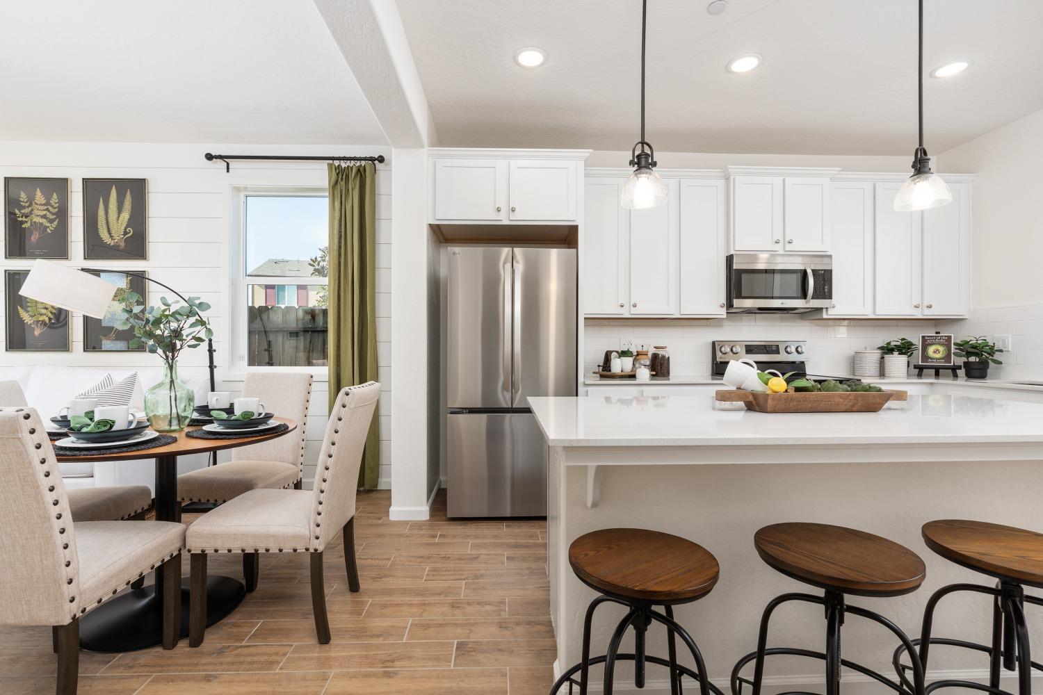 6544 E Blushing Dr, Fresno, CA 93727