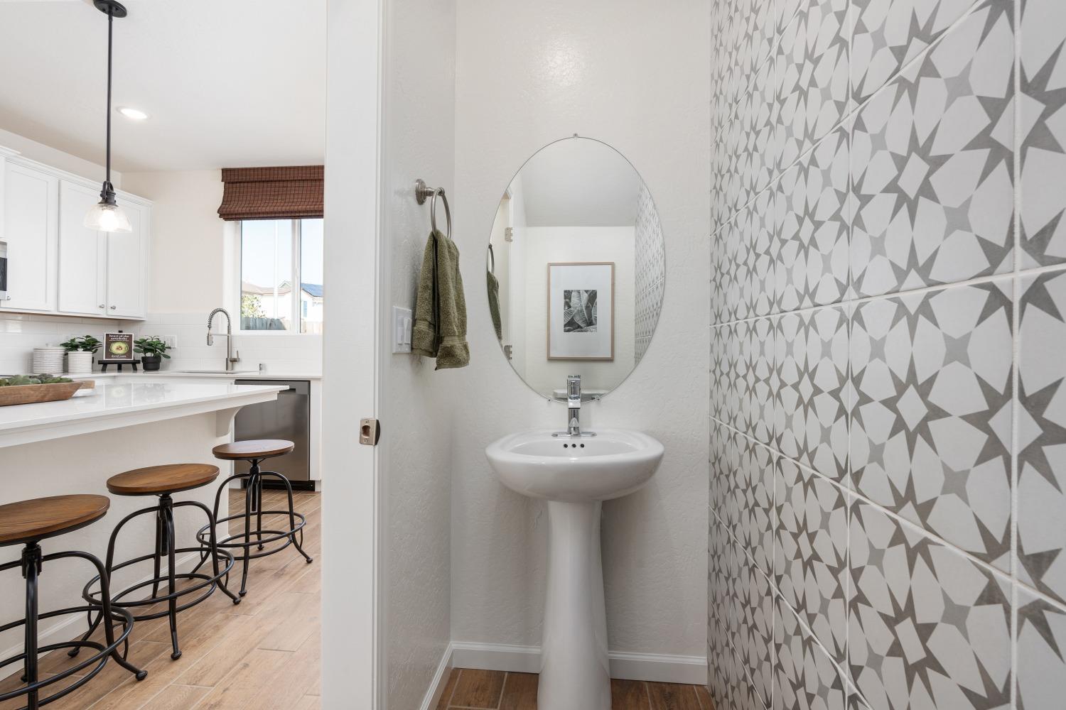 6544 E Blushing Dr, Fresno, CA 93727