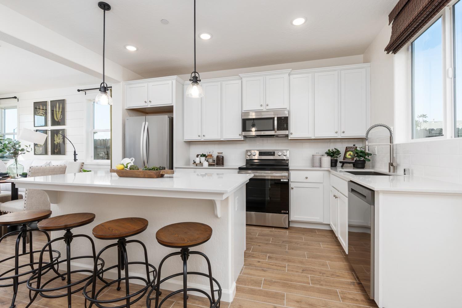 6544 E Blushing Dr, Fresno, CA 93727