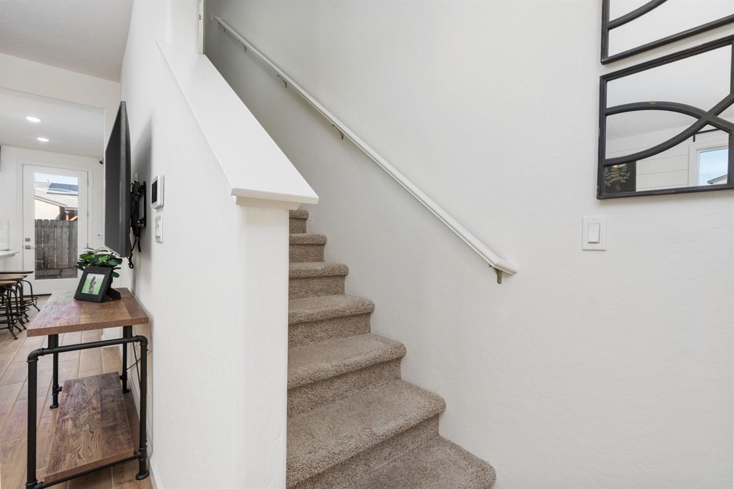 6544 E Blushing Dr, Fresno, CA 93727