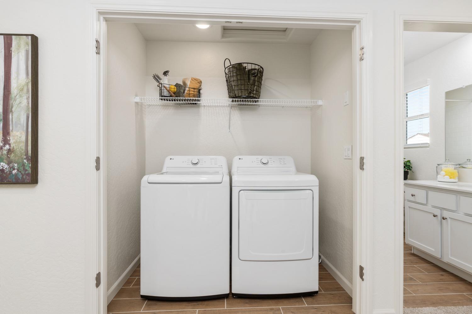 6544 E Blushing Dr, Fresno, CA 93727