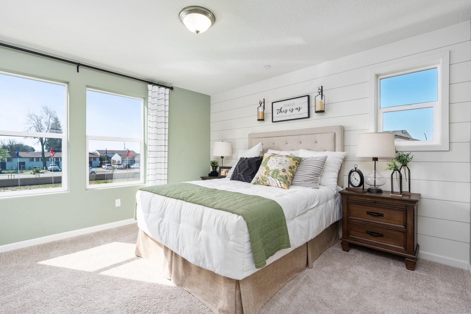 6544 E Blushing Dr, Fresno, CA 93727