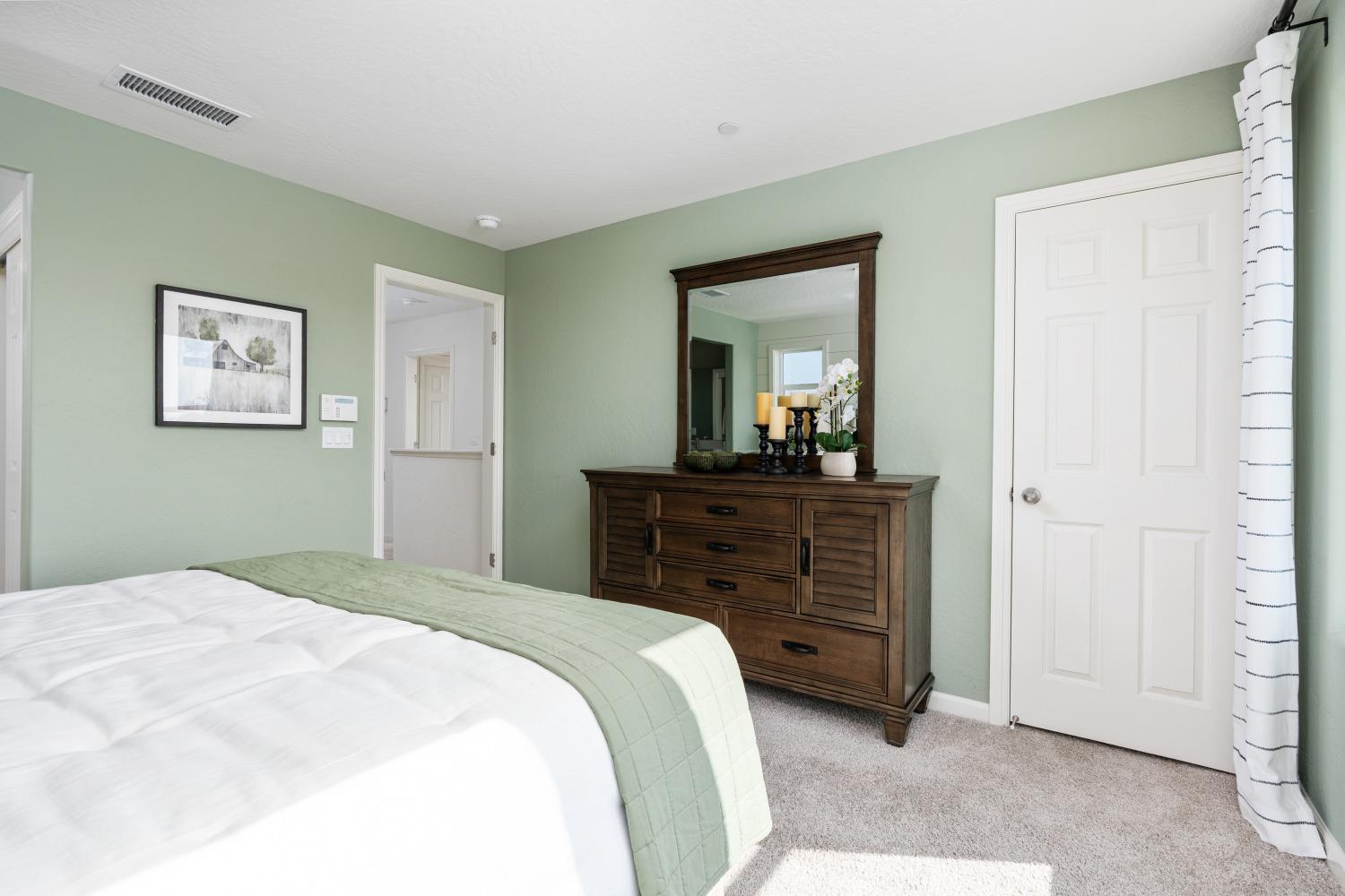 6544 E Blushing Dr, Fresno, CA 93727