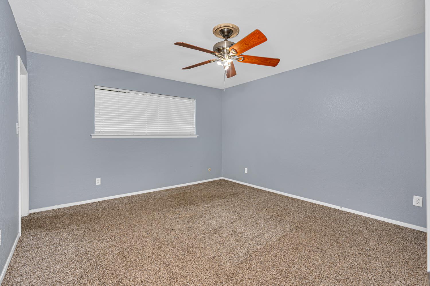 1188 W Pinedale Ave, Fresno, CA 93711