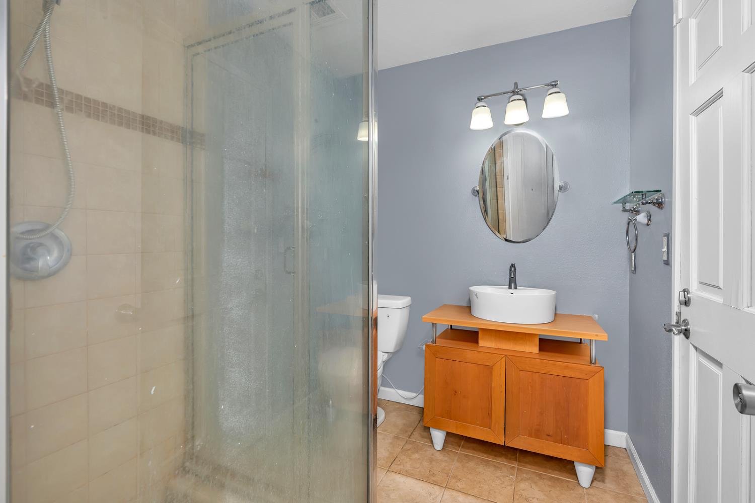 1188 W Pinedale Ave, Fresno, CA 93711