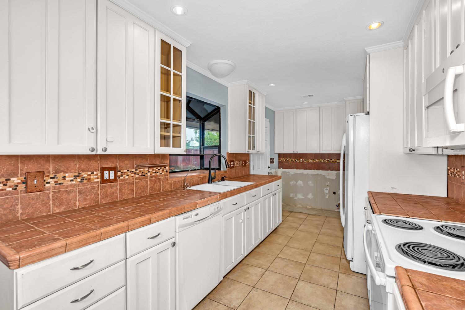 1188 W Pinedale Ave, Fresno, CA 93711