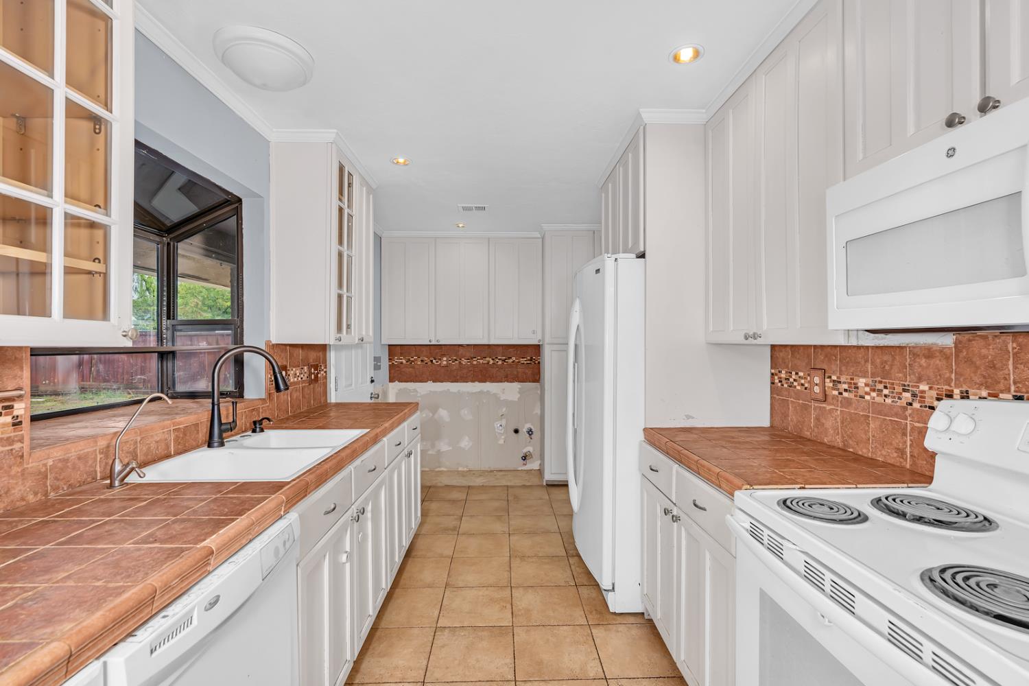 1188 W Pinedale Ave, Fresno, CA 93711