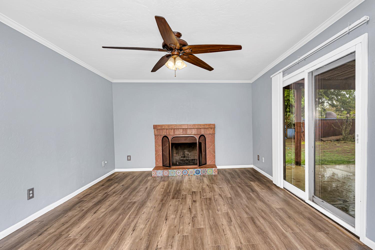 1188 W Pinedale Ave, Fresno, CA 93711