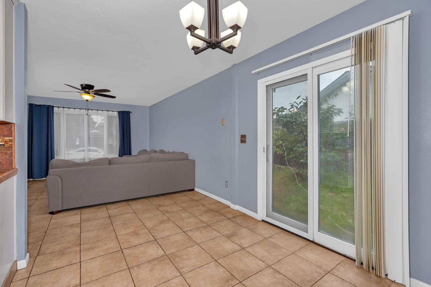 1188 W Pinedale Ave, Fresno, CA 93711