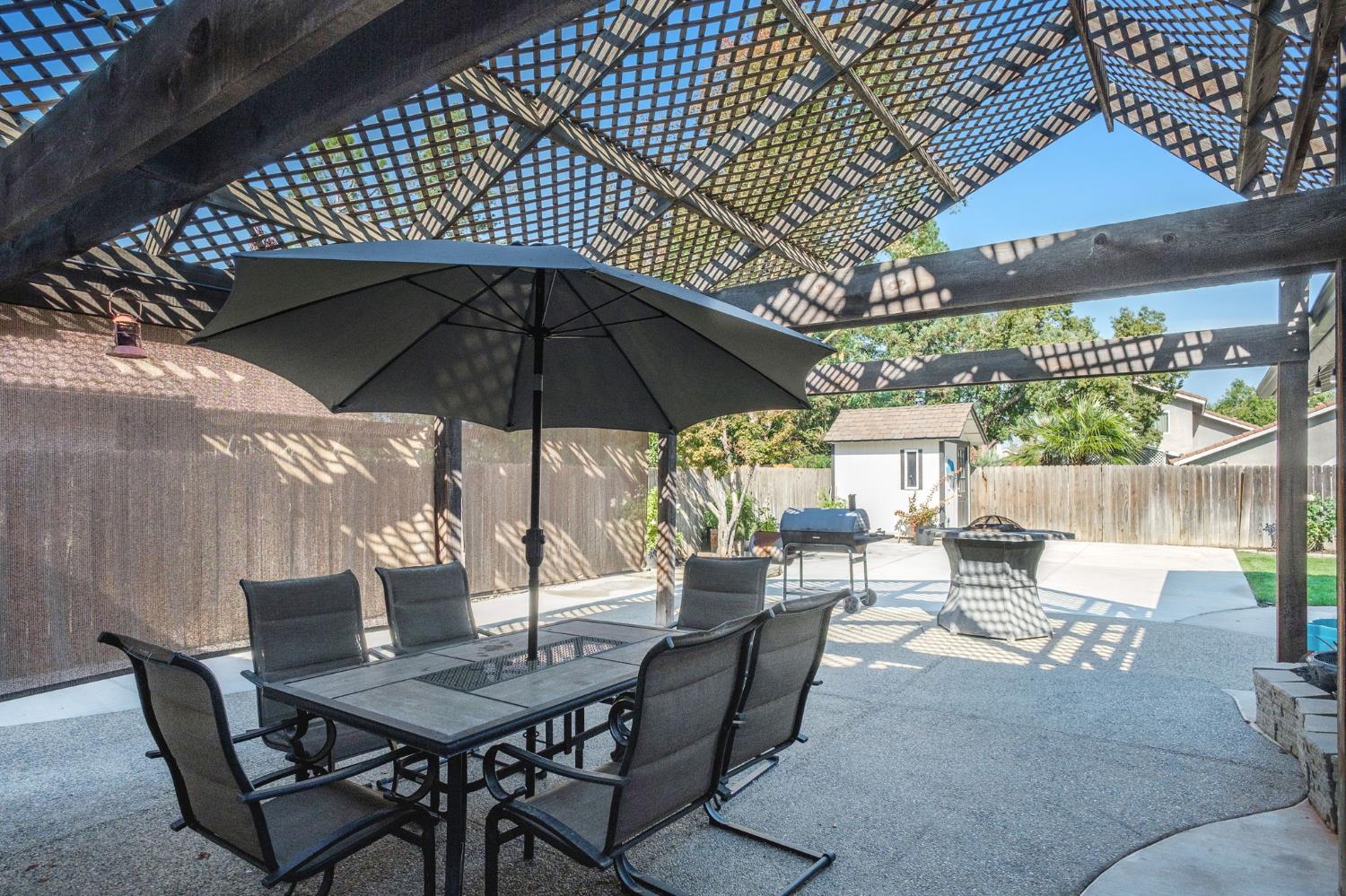 2237 Los Altos Ave, Clovis, CA 93611