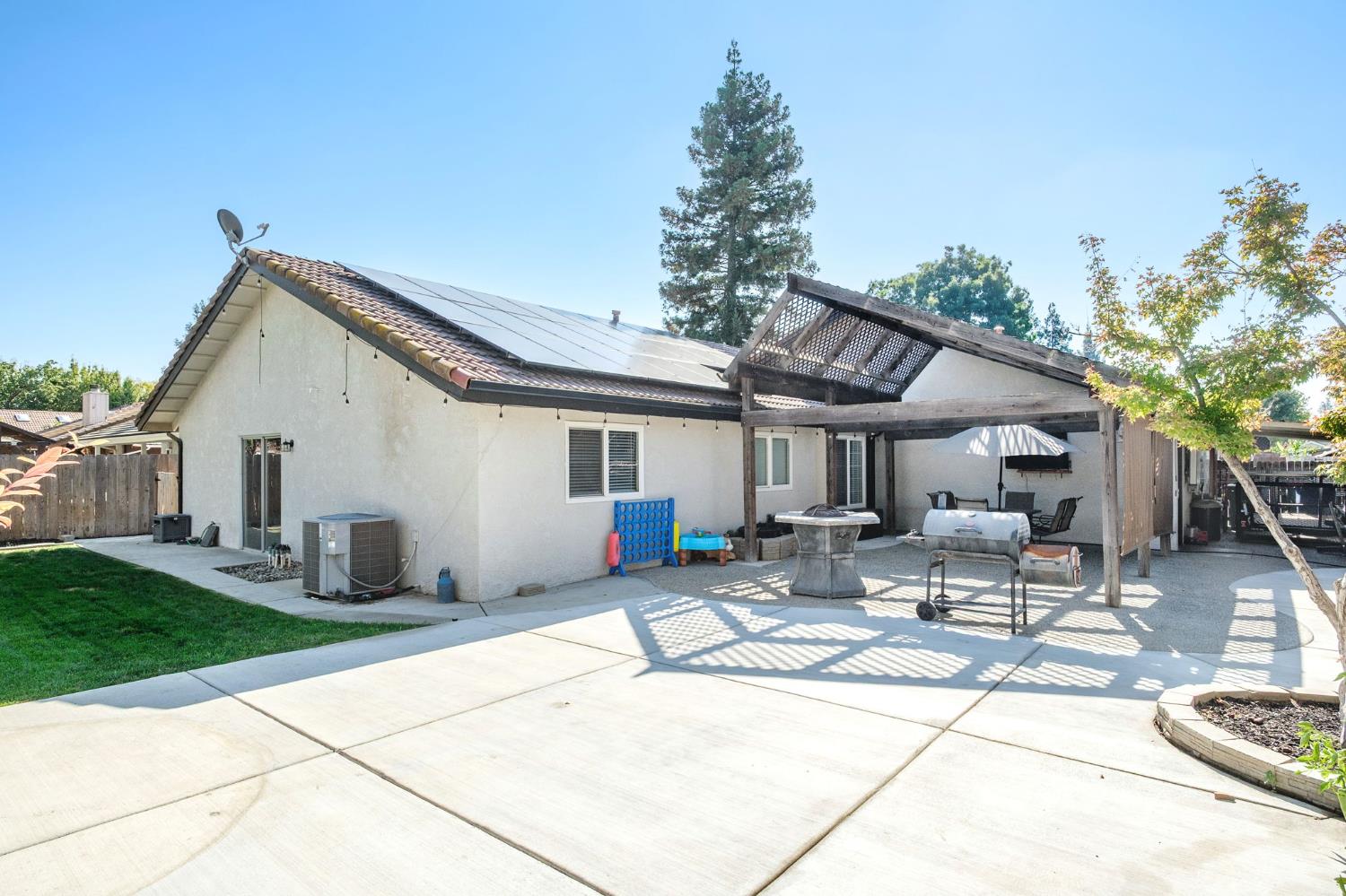 2237 Los Altos Ave, Clovis, CA 93611