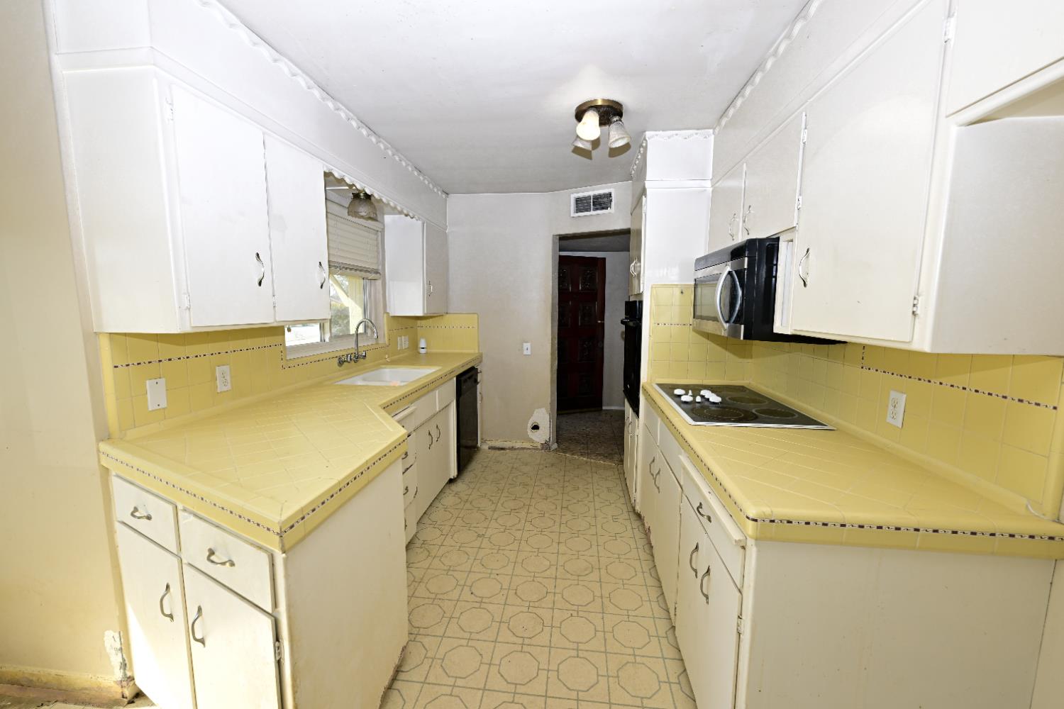 4565 E Normal Ave, Fresno, CA 93703