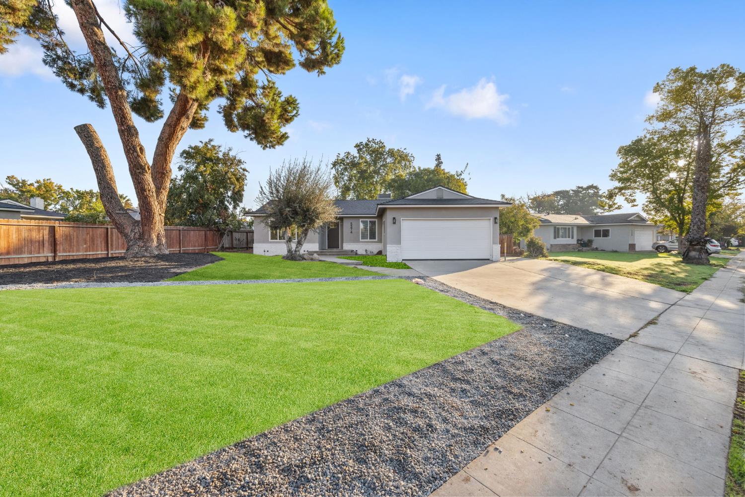 5374 N Santa Fe, Fresno, CA 93711