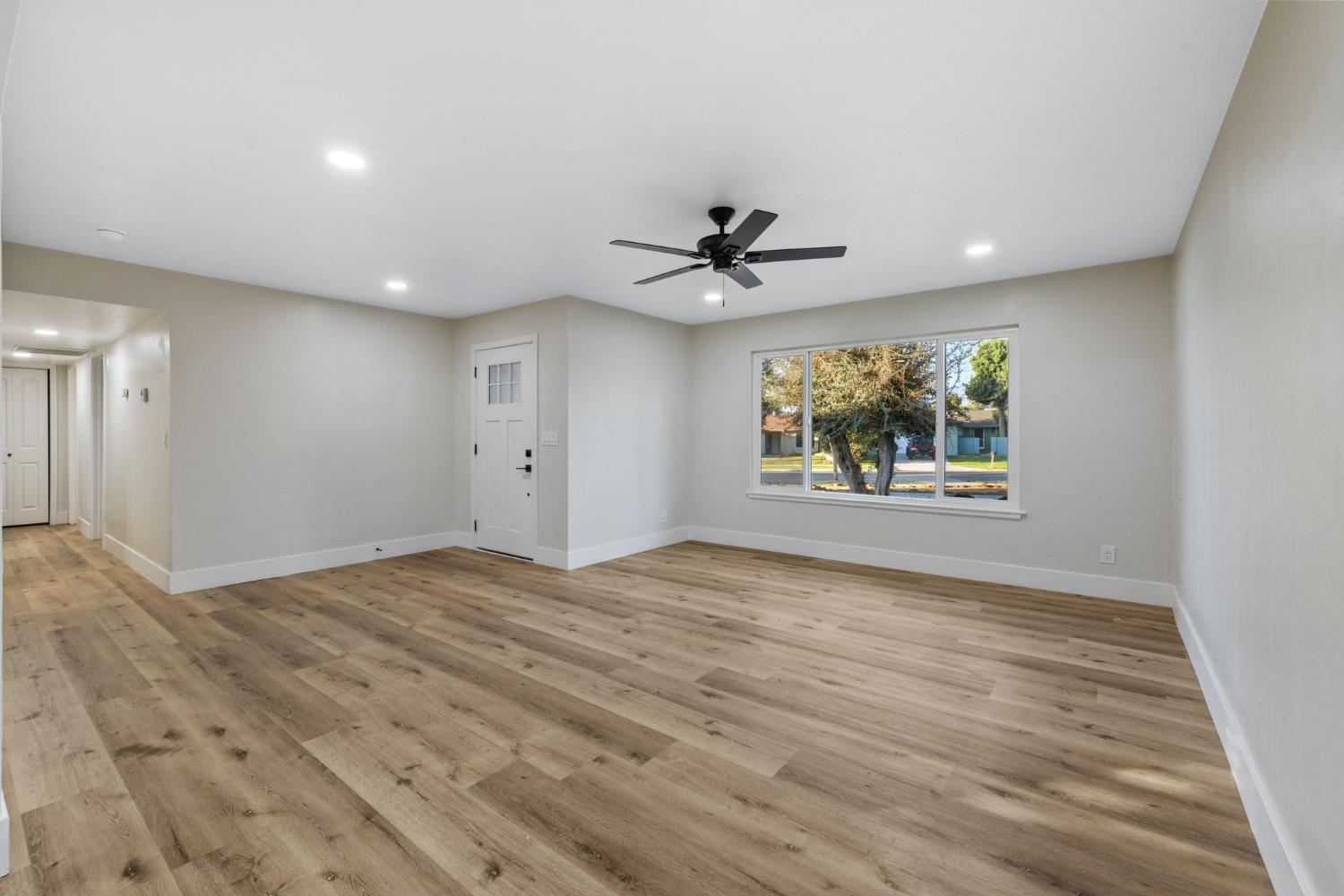 5374 N Santa Fe, Fresno, CA 93711