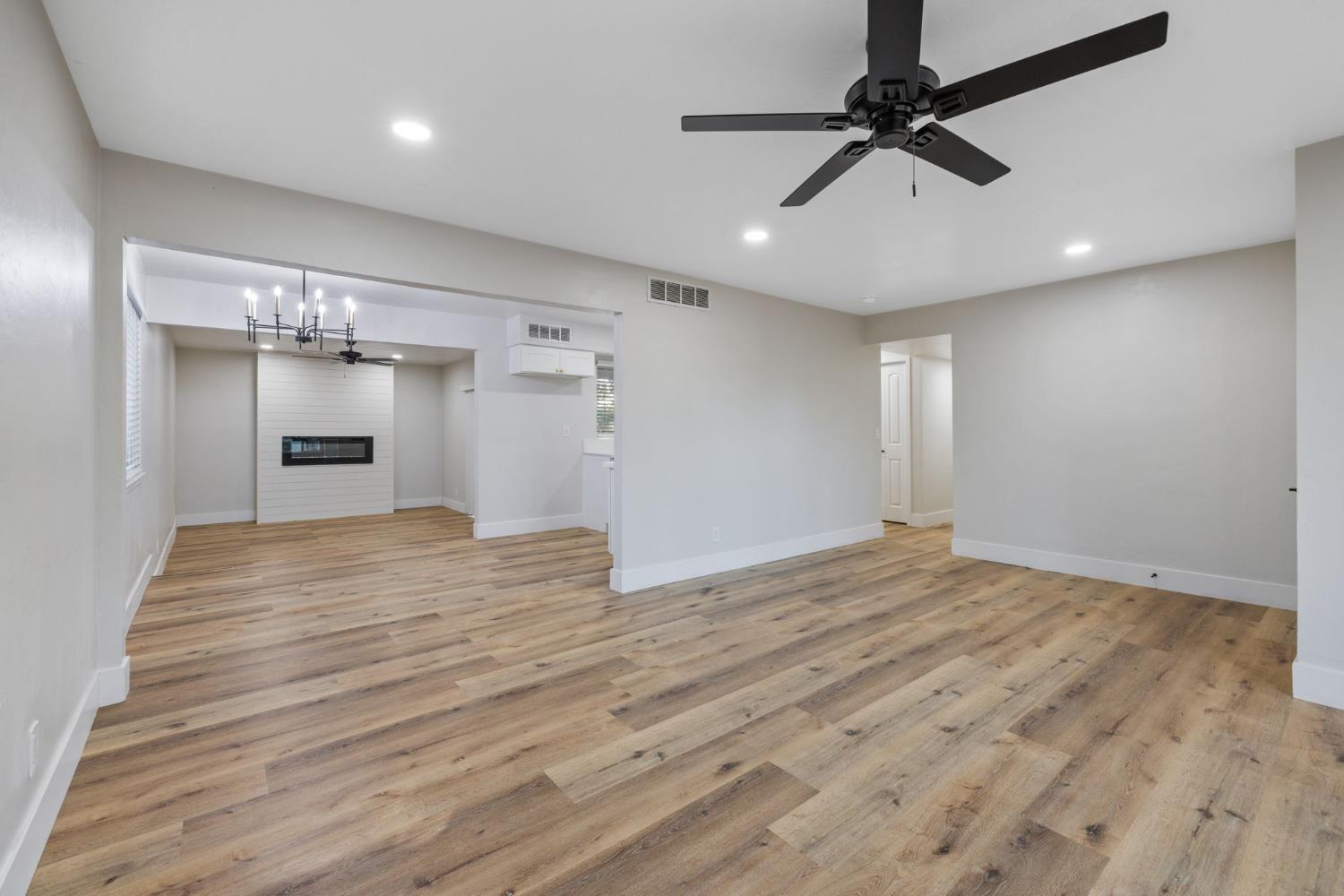 5374 N Santa Fe, Fresno, CA 93711