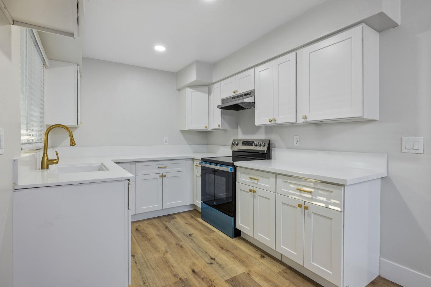 5374 N Santa Fe, Fresno, CA 93711