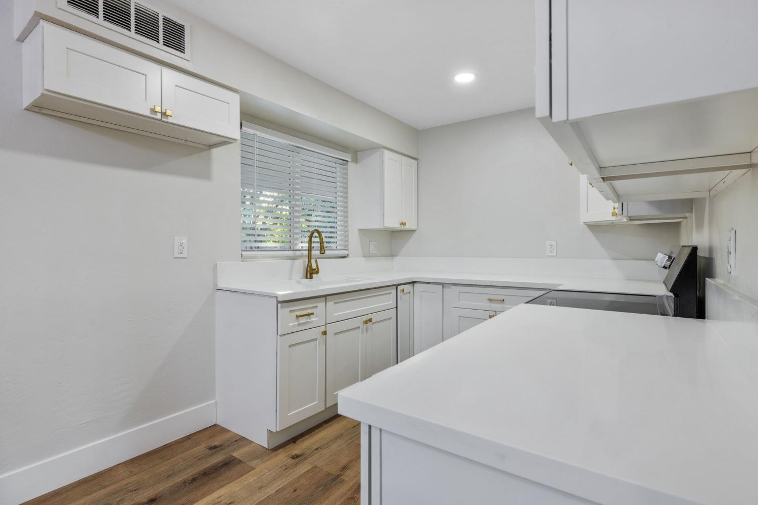 5374 N Santa Fe, Fresno, CA 93711