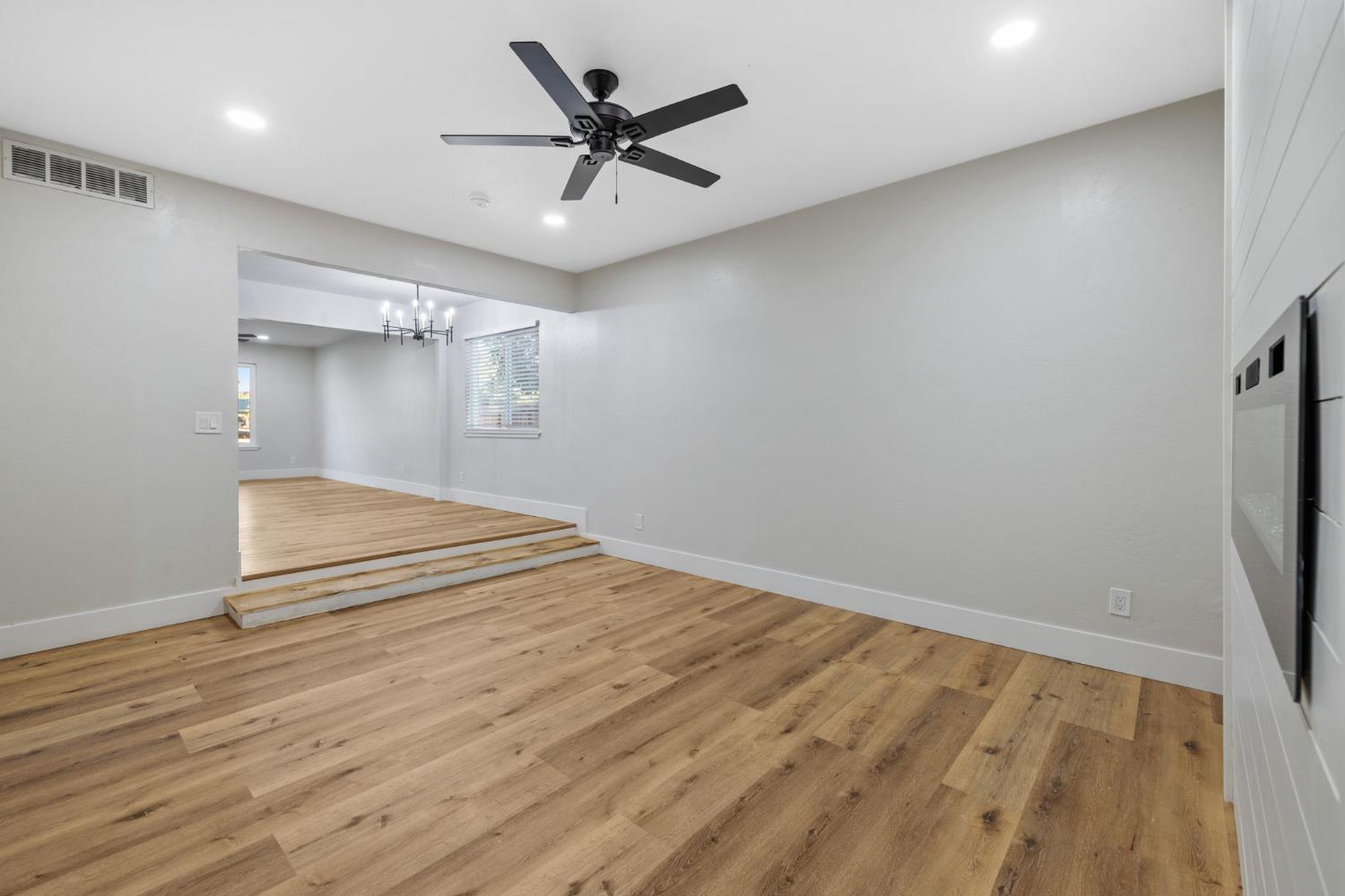 5374 N Santa Fe, Fresno, CA 93711