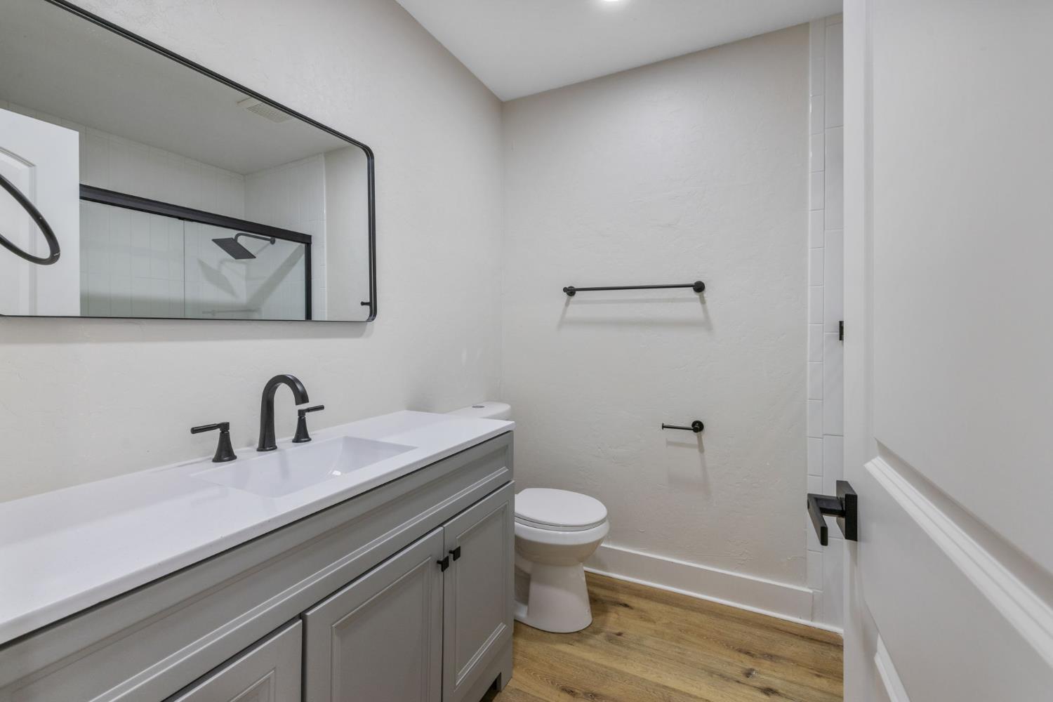 5374 N Santa Fe, Fresno, CA 93711