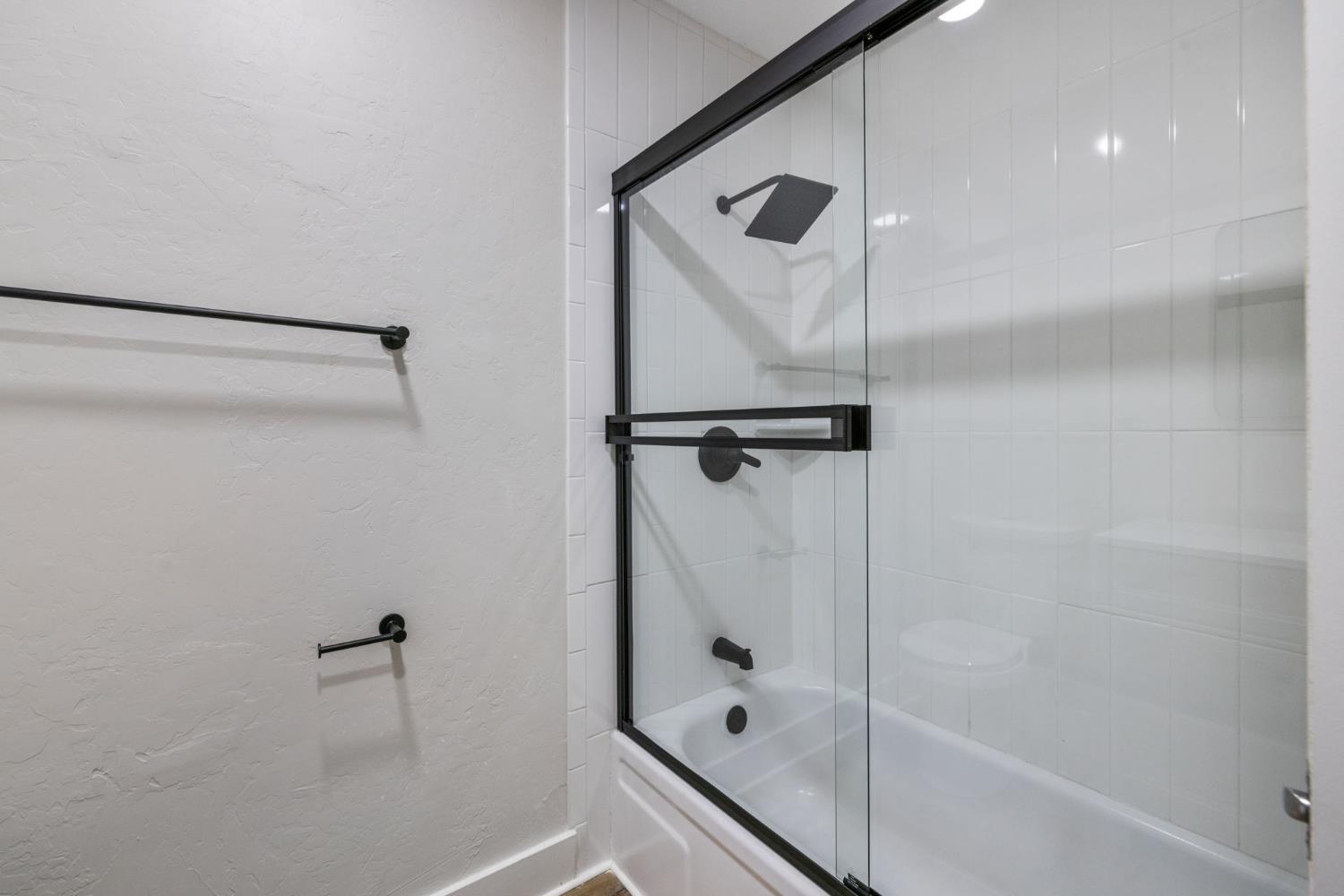 5374 N Santa Fe, Fresno, CA 93711