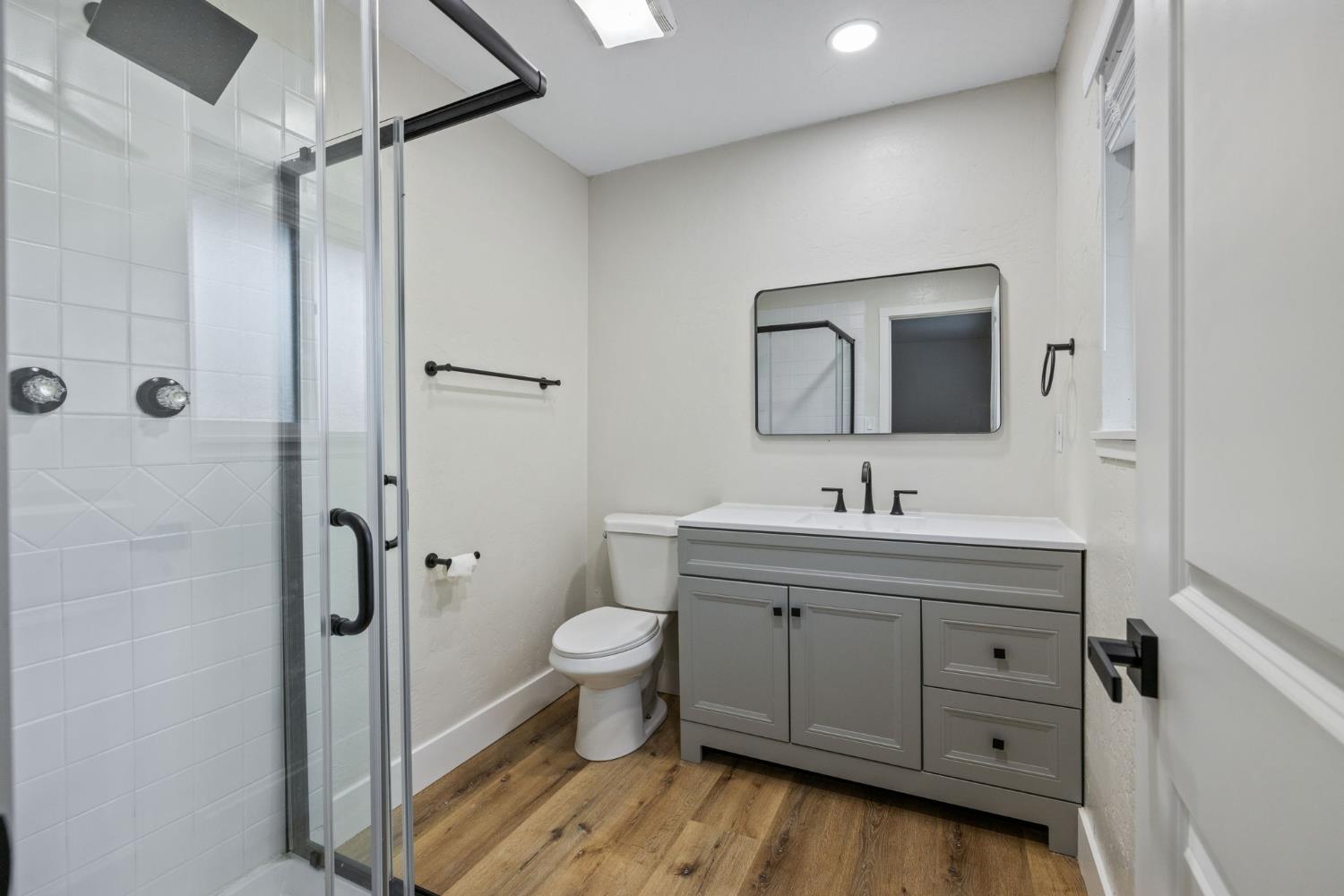 5374 N Santa Fe, Fresno, CA 93711