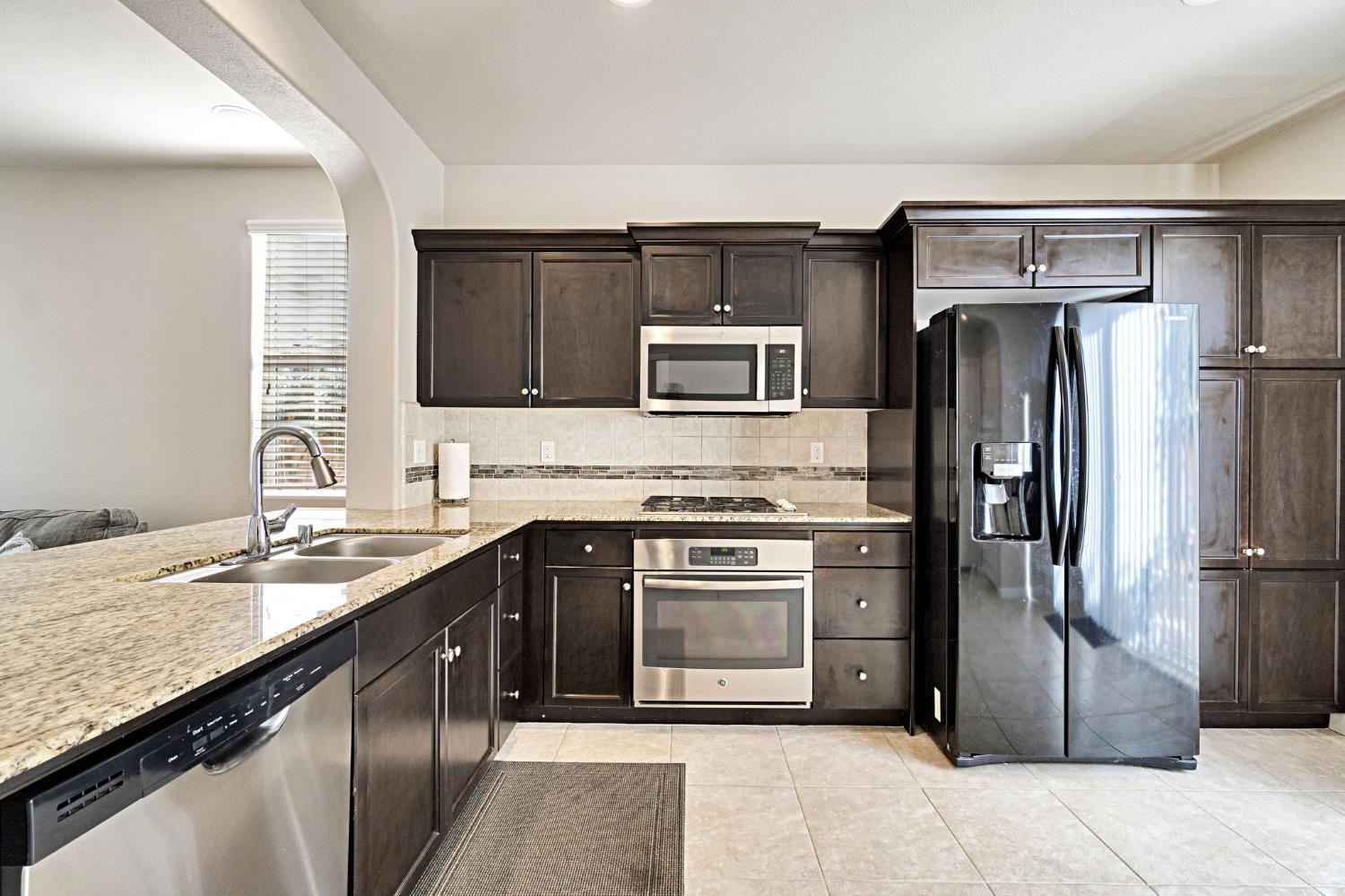 1500 N Encoure Way, Clovis, CA 93619