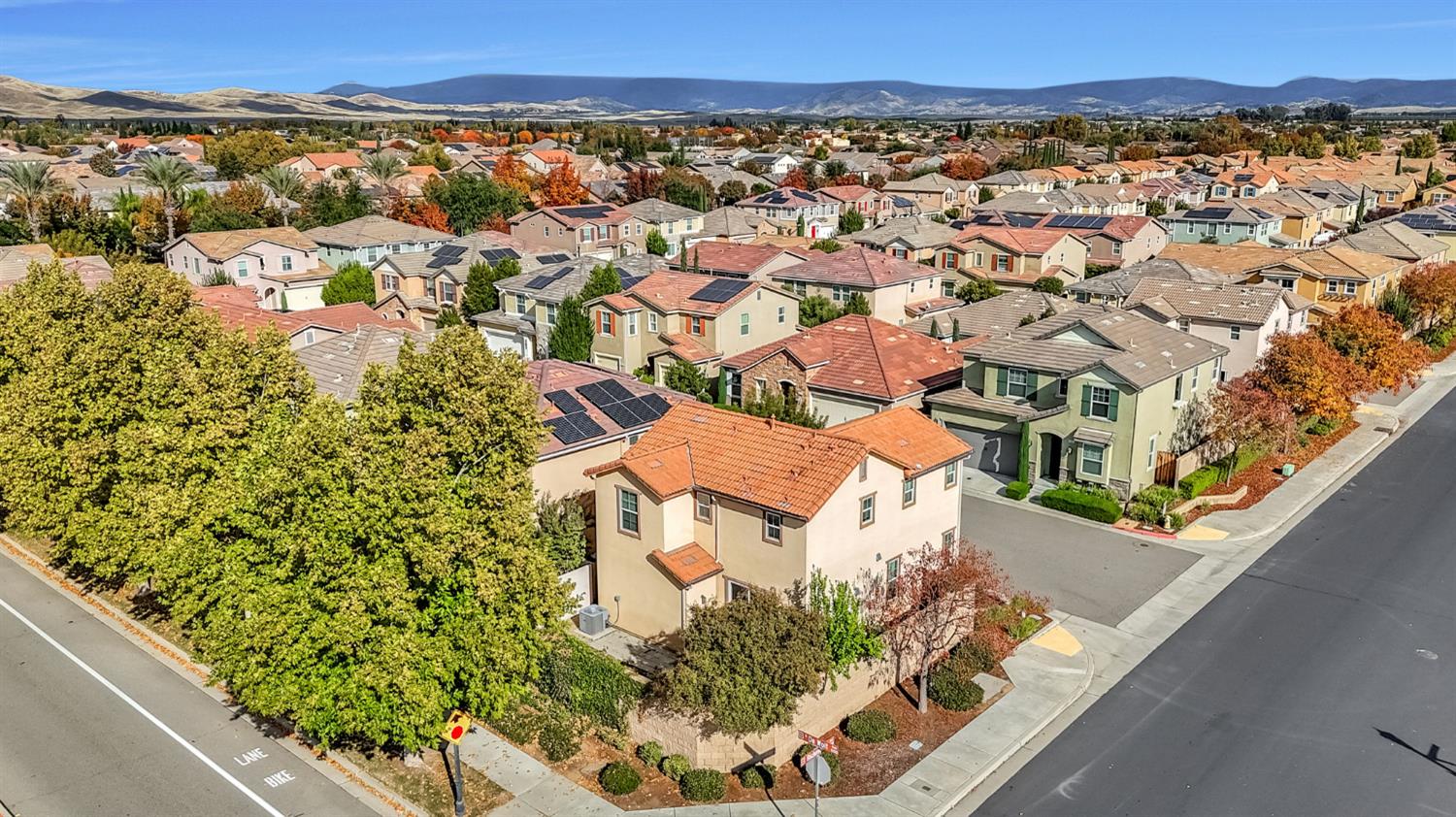 1500 N Encoure Way, Clovis, CA 93619