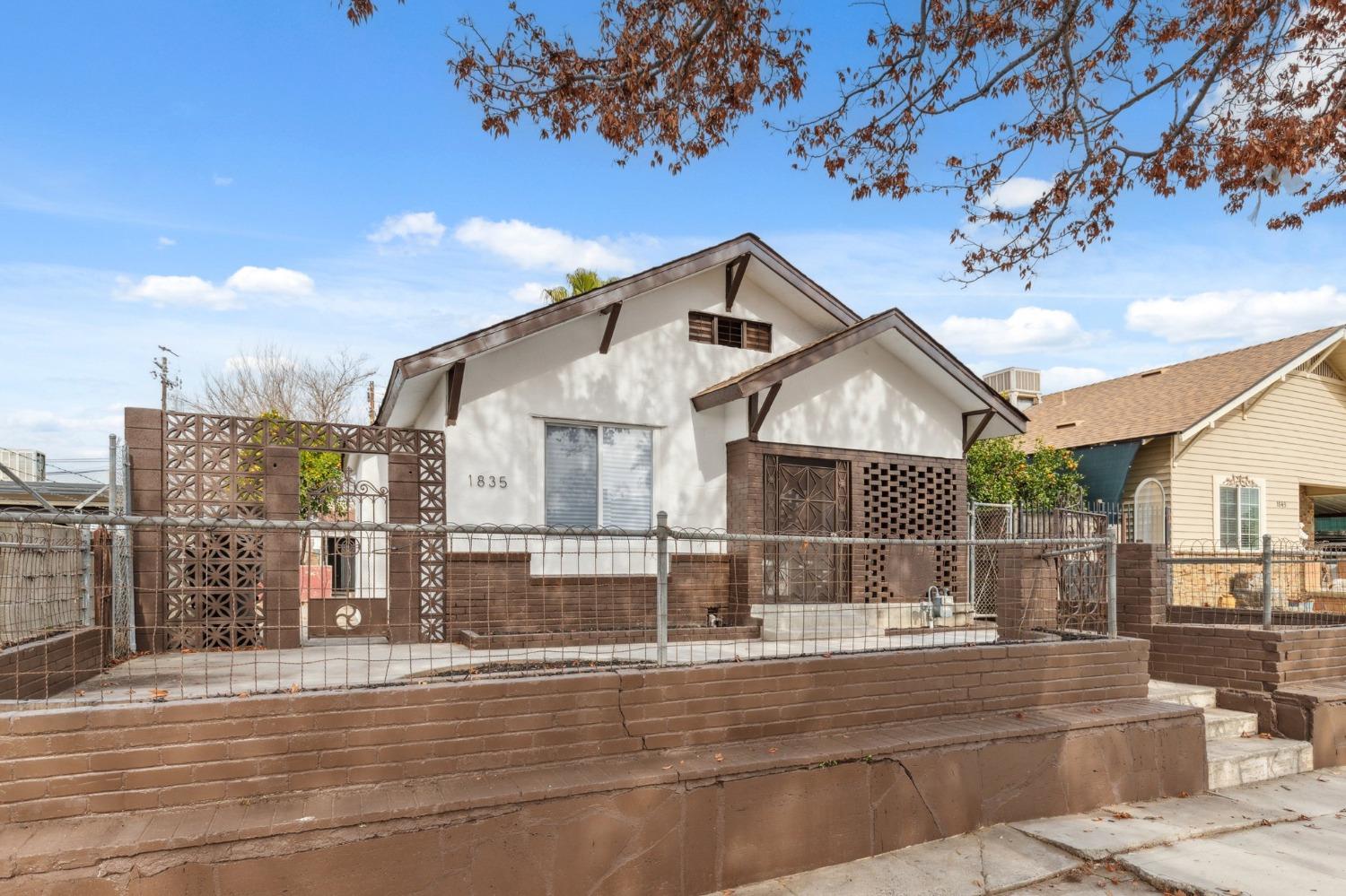 1835 E Clay, Fresno, CA 93701