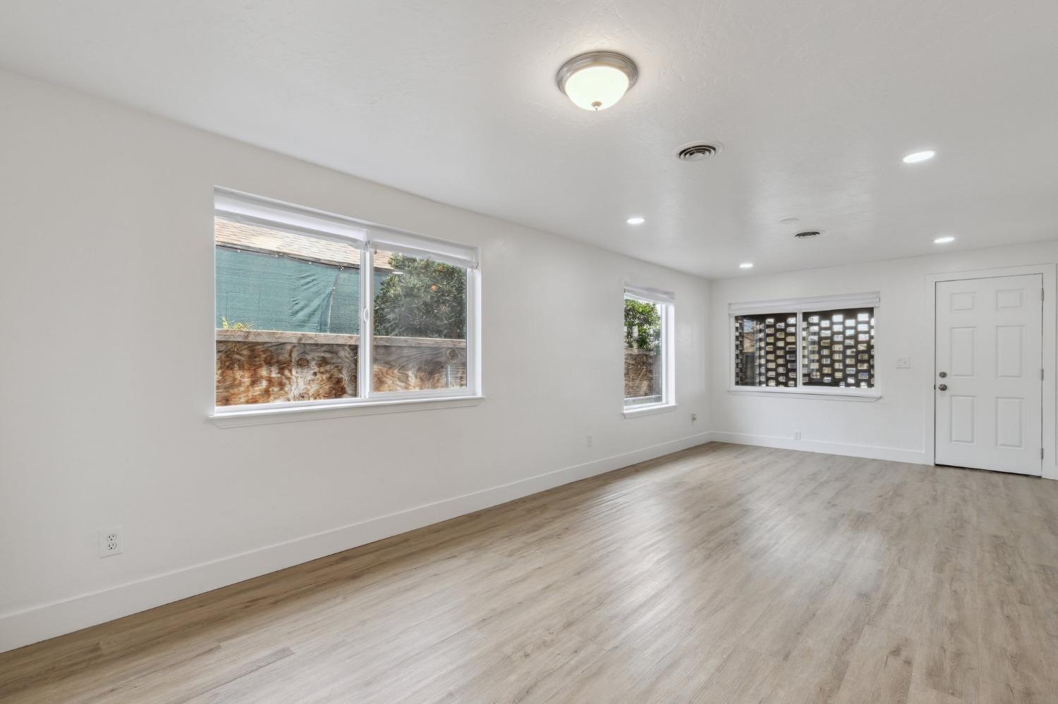 1835 E Clay, Fresno, CA 93701