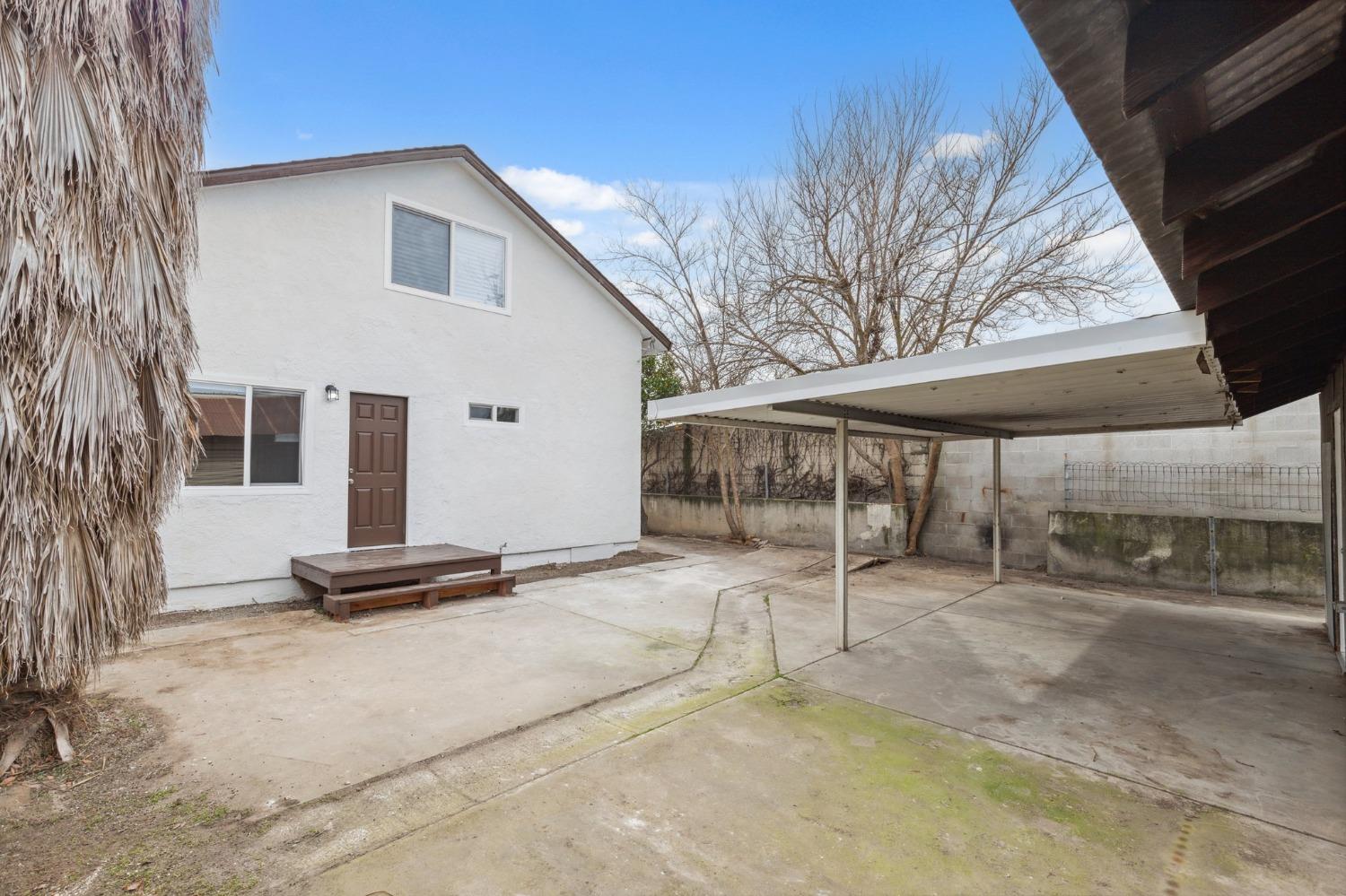 1835 E Clay, Fresno, CA 93701